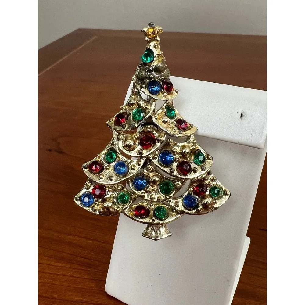 Vintage Christmas Tree Brooch Gold Tone Multicolor Rhinestone Holiday Pin 2 Inch